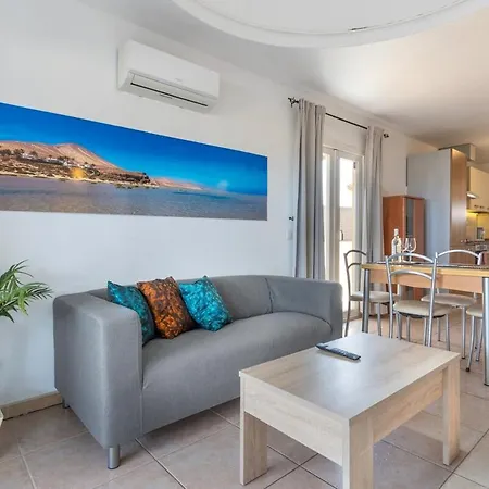 Playa Jaqueta Apartment